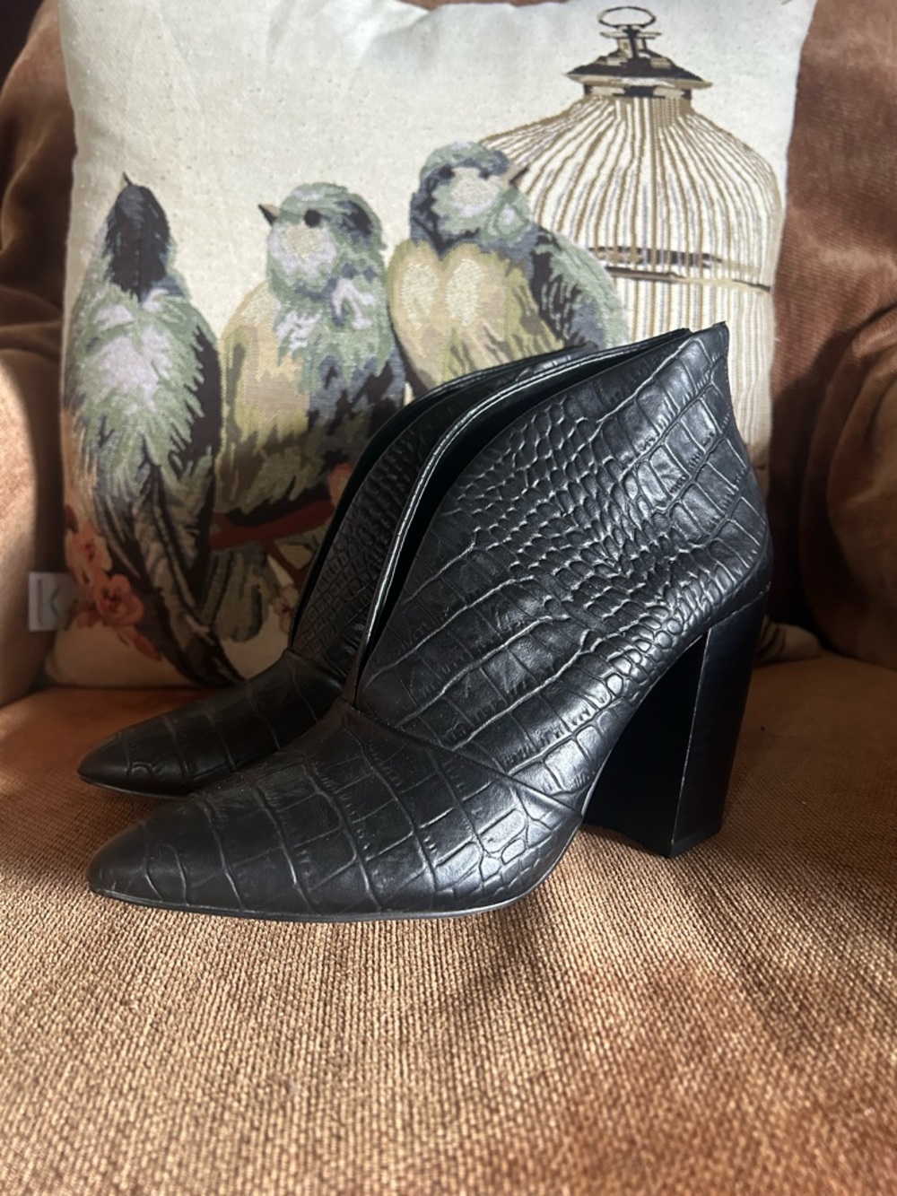 Black Slip-on  Croc-Embossed Pointed Toe Block Heel Booties - Women sz7.5